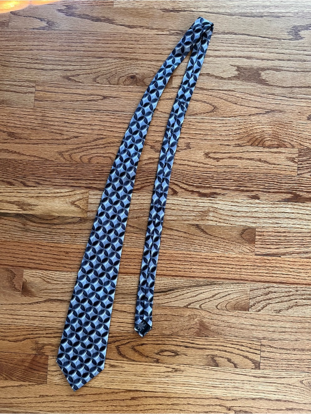 Men's Geometric Pattern Silk Tie in Blue and Black